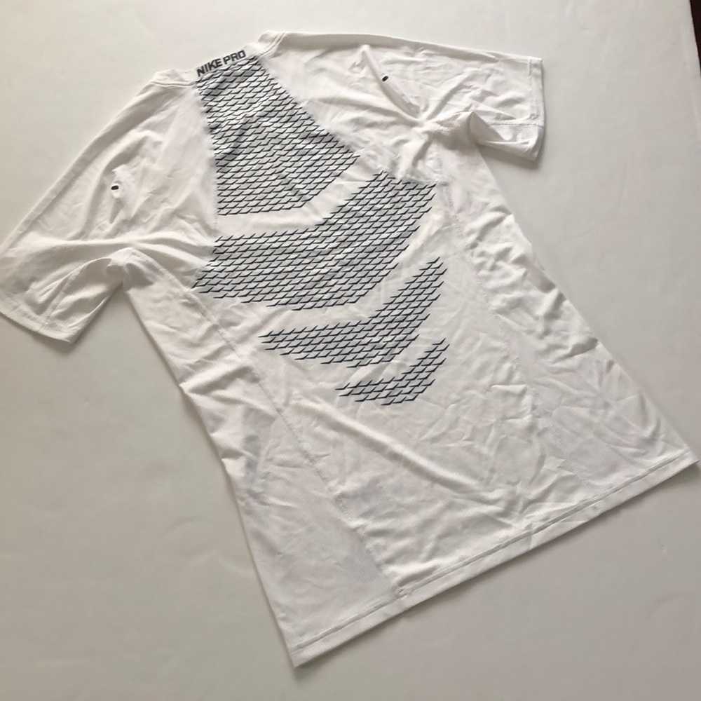 Nike Pro Shirt (men’s) - Picture 5 of 7